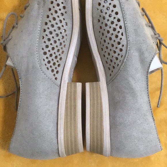 EUC BAR III “Gelsey” Suede Light Gray Lace Up Oxford Shoes Low Heels - Picture 14 of 16
